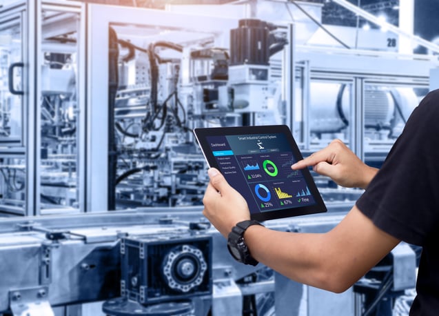 5 Reasons Embracing Tech Is Crucial for Frontline Workers